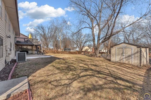 2224 SW Alameda CT, Topeka, KS 66614