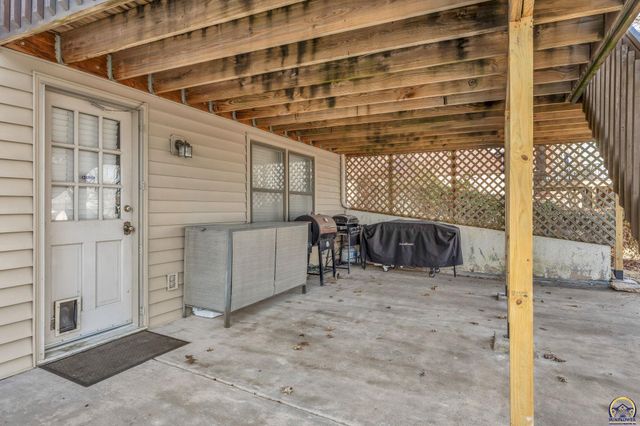 2224 SW Alameda CT, Topeka, KS 66614