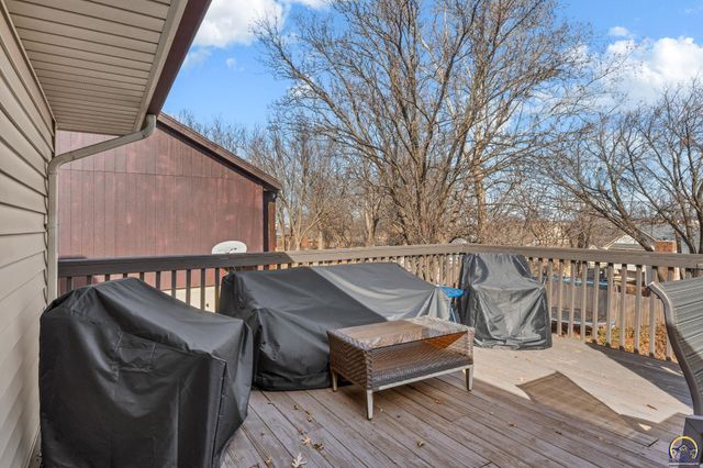 2224 SW Alameda CT, Topeka, KS 66614