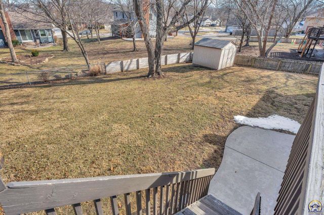 2224 SW Alameda CT, Topeka, KS 66614
