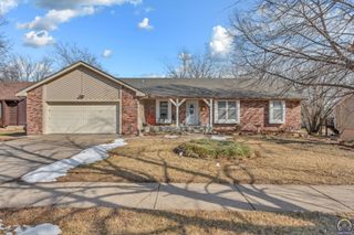 2224 SW Alameda CT, Topeka, KS 66614