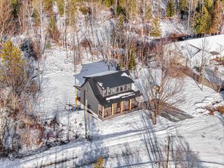 1713 Vanderlip Road, East Bay Twp, MI 49686