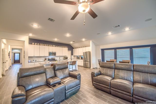 6037 cerulean, Bulverde, TX 78163