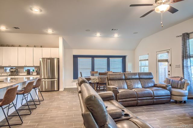 6037 cerulean, Bulverde, TX 78163