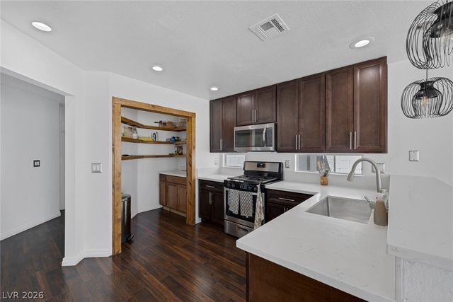 8208 Ogee Drive, Las Vegas, NV 89145