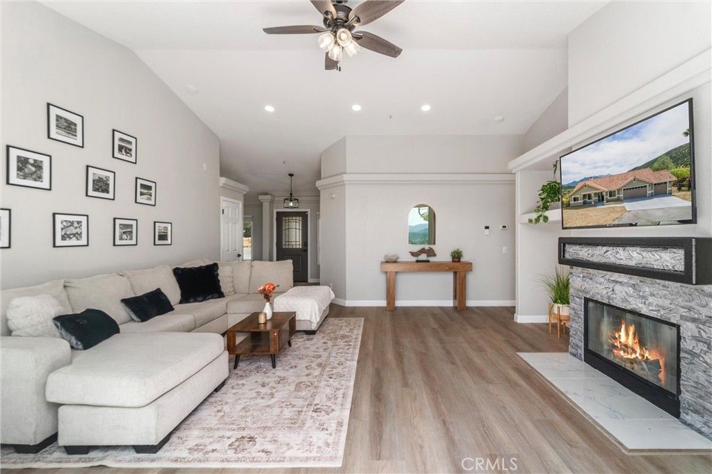 Image 14 of property listing at 23164 Vista Ramona, Ramona, CA 92065