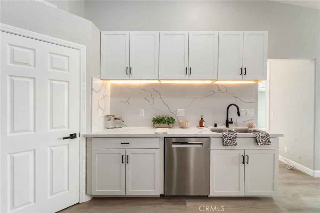 Image 20 of property listing at 23164 Vista Ramona, Ramona, CA 92065