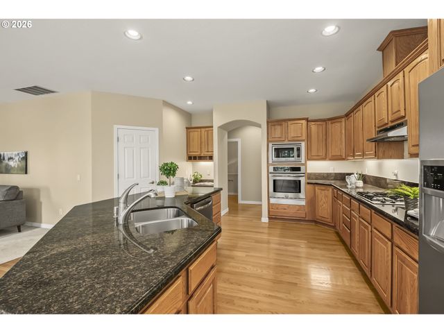 11770 Sw ASPEN RIDGE Dr, Tigard, OR 97224