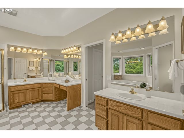 11770 Sw ASPEN RIDGE Dr, Tigard, OR 97224