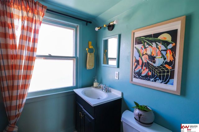 978 S 50th Street, Omaha, NE 68106