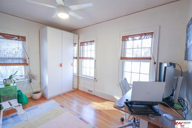 978 S 50th Street, Omaha, NE 68106