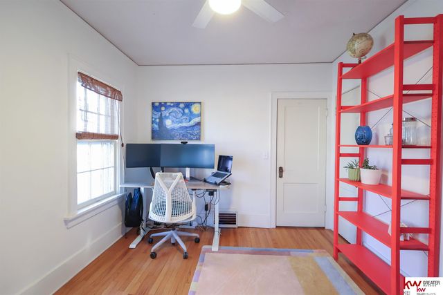 978 S 50th Street, Omaha, NE 68106