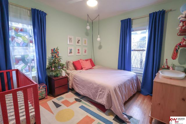 978 S 50th Street, Omaha, NE 68106