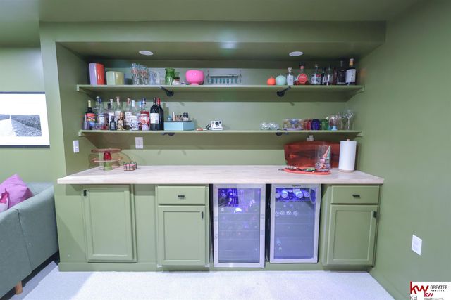 978 S 50th Street, Omaha, NE 68106