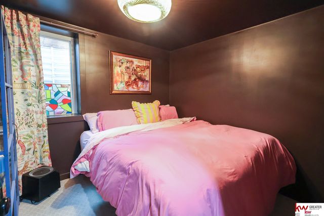 978 S 50th Street, Omaha, NE 68106