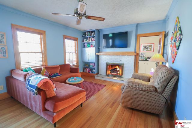 978 S 50th Street, Omaha, NE 68106