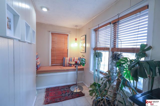 978 S 50th Street, Omaha, NE 68106