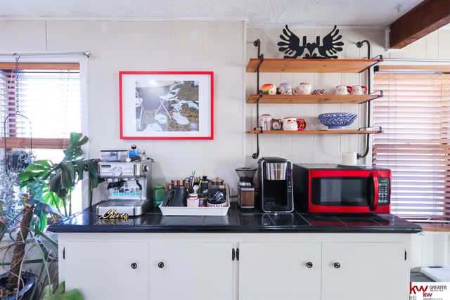 978 S 50th Street, Omaha, NE 68106