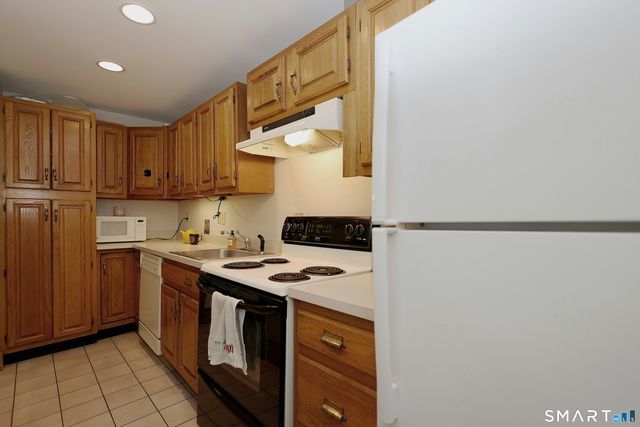 68 Bloomer Road, Ridgefield, CT 06877