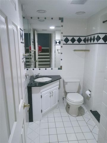 4209 FOGCUTTER COURT 4209, Tampa, FL 33615