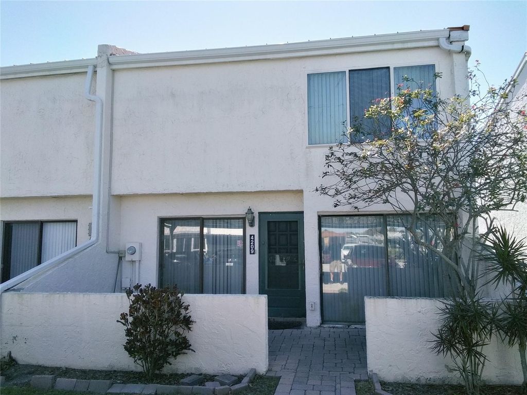 4209 FOGCUTTER COURT 4209, Tampa, FL 33615