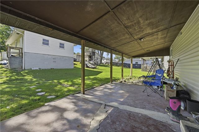 3712 3rd Avenue, Koppel, PA 16136