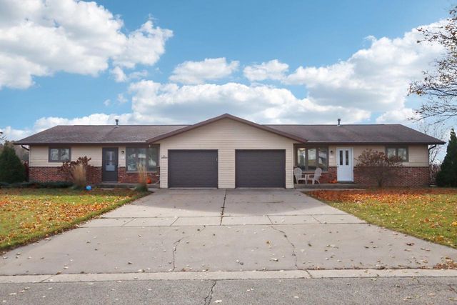 211-213 W Garfield Street, Mount Horeb, WI 53572