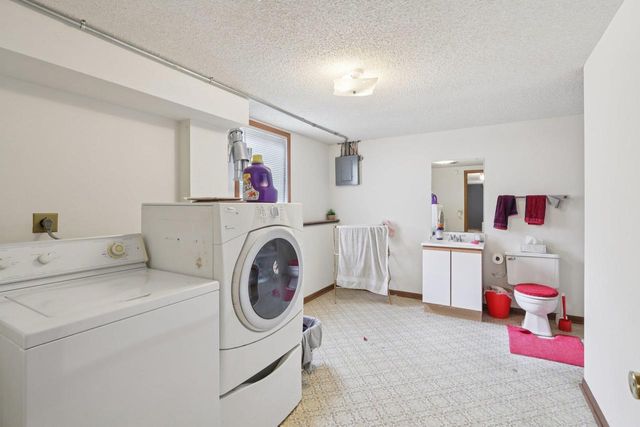 211-213 W Garfield Street, Mount Horeb, WI 53572