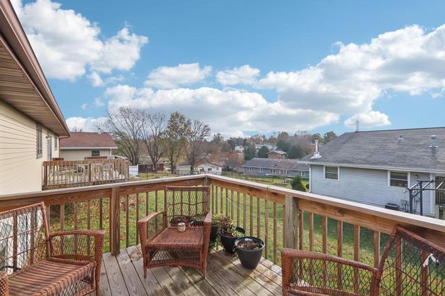 211-213 W Garfield Street, Mount Horeb, WI 53572