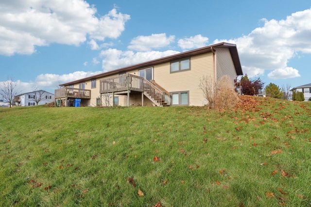 211-213 W Garfield Street, Mount Horeb, WI 53572