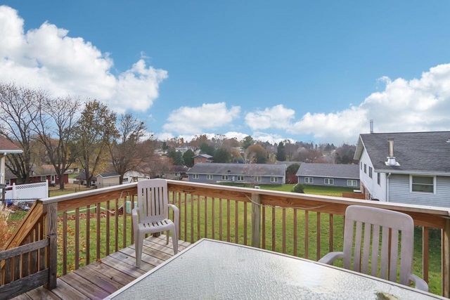 211-213 W Garfield Street, Mount Horeb, WI 53572