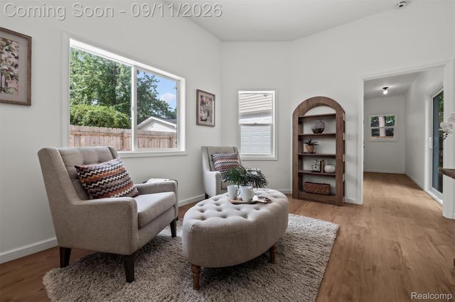 915 E 6th Street, Royal Oak, MI 48067