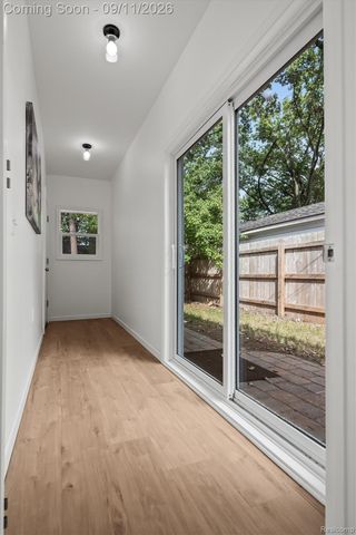 915 E 6th Street, Royal Oak, MI 48067