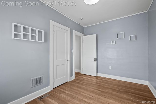 915 E 6th Street, Royal Oak, MI 48067
