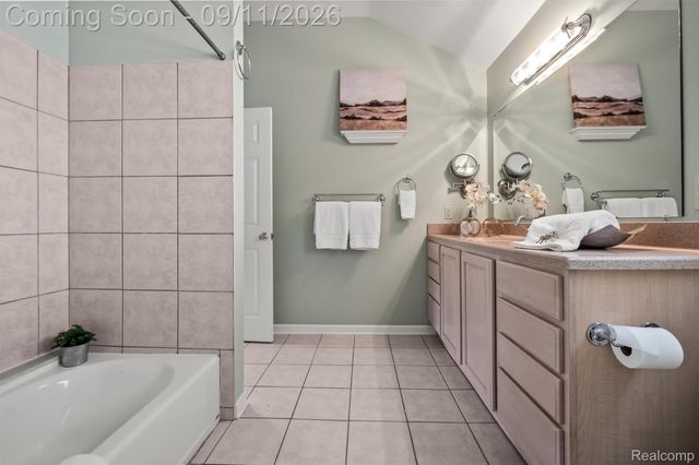 915 E 6th Street, Royal Oak, MI 48067
