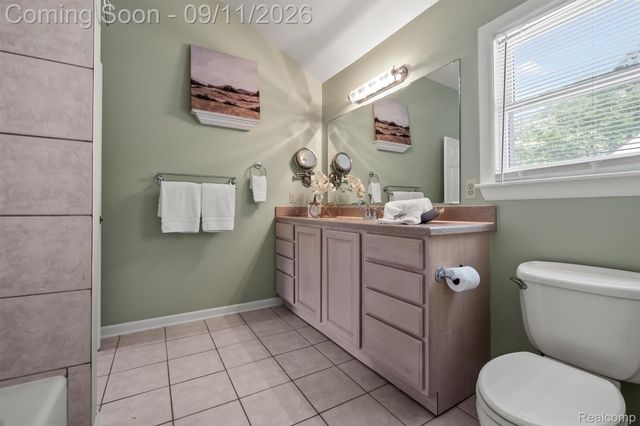 915 E 6th Street, Royal Oak, MI 48067