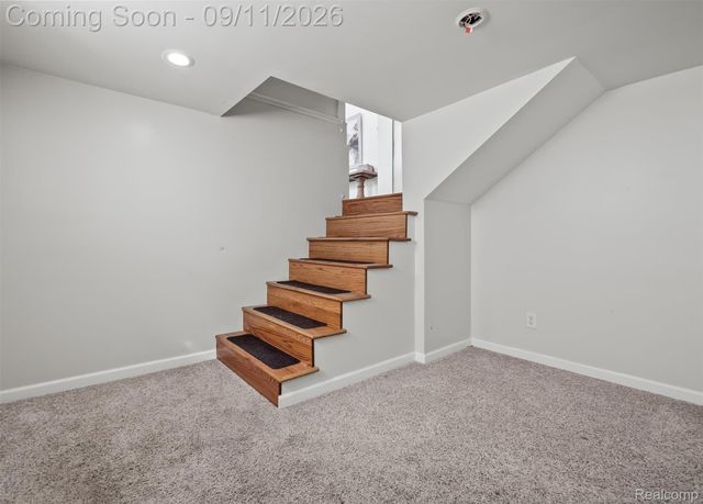 915 E 6th Street, Royal Oak, MI 48067