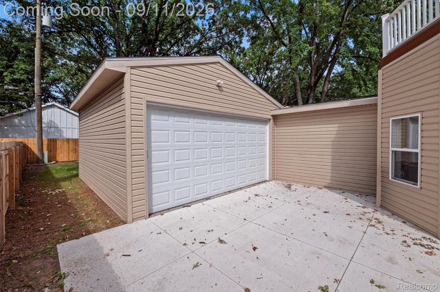 915 E 6th Street, Royal Oak, MI 48067