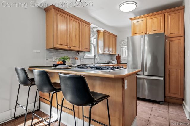 915 E 6th Street, Royal Oak, MI 48067