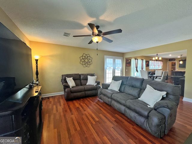 40 Red Blossom Court, Allenhurst, GA 31301