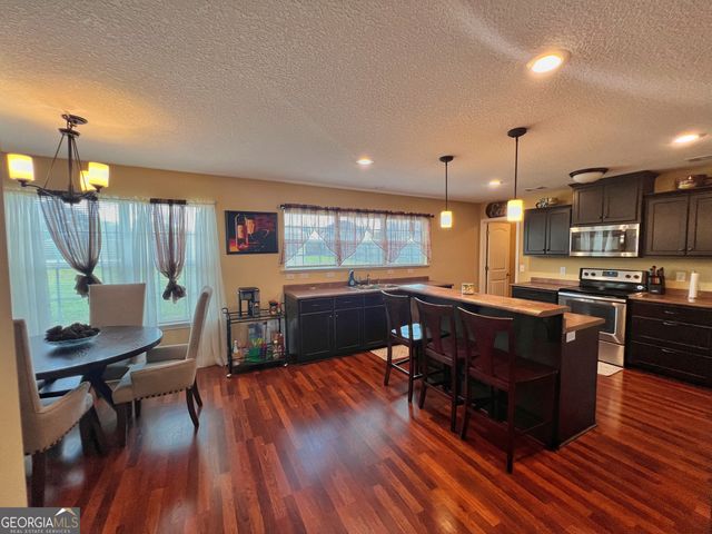 40 Red Blossom Court, Allenhurst, GA 31301