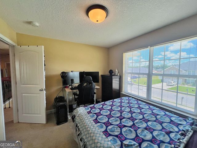 40 Red Blossom Court, Allenhurst, GA 31301