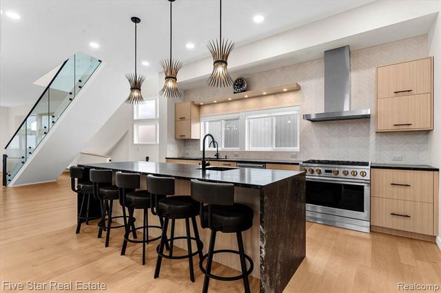 960 Davis Avenue, Birmingham, MI 48009