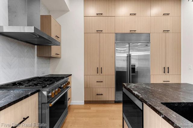 960 Davis Avenue, Birmingham, MI 48009