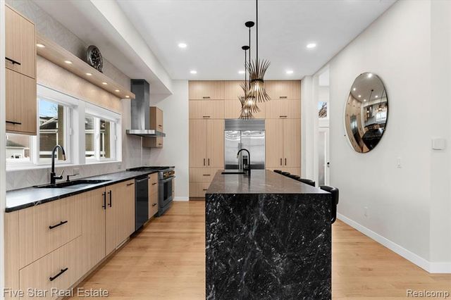 960 Davis Avenue, Birmingham, MI 48009