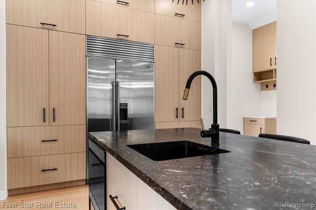 960 Davis Avenue, Birmingham, MI 48009