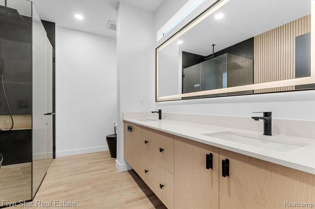 960 Davis Avenue, Birmingham, MI 48009