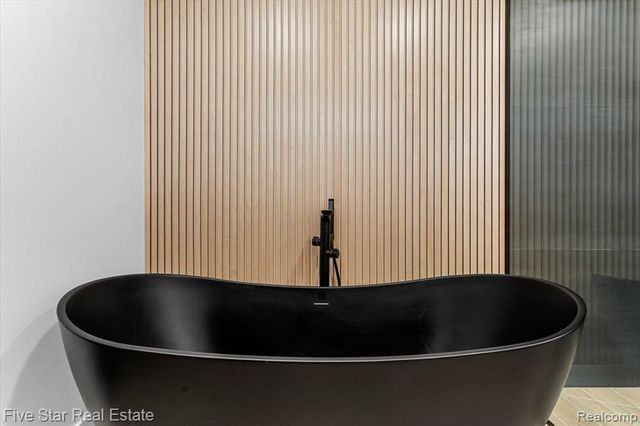 960 Davis Avenue, Birmingham, MI 48009