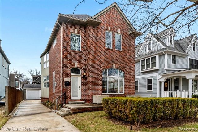 960 Davis Avenue, Birmingham, MI 48009