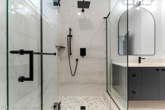 960 Davis Avenue, Birmingham, MI 48009